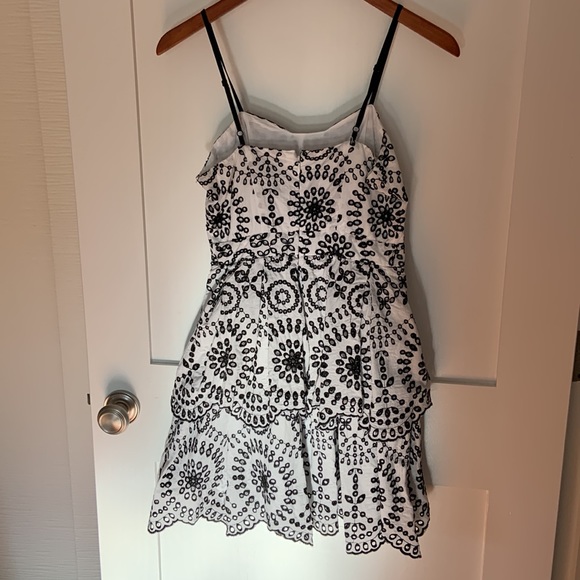 Express embroidery black and white flower cotton layered A-Line dress Sz.4 - Picture 3 of 6